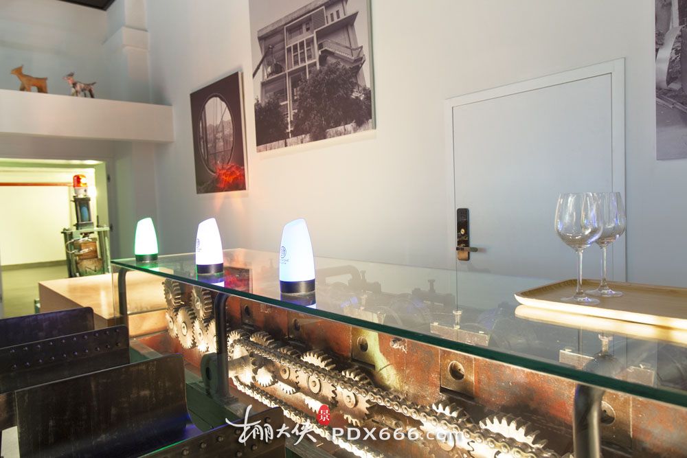 Lobby_BarSetUp_36C6051.jpg